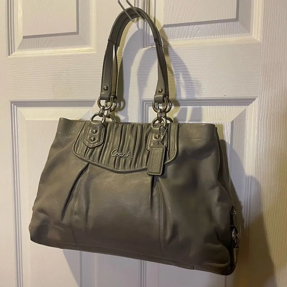 COACH Ashley Gray Leather Carryall Satchel Handbag F19425 Silver tone hardwares.